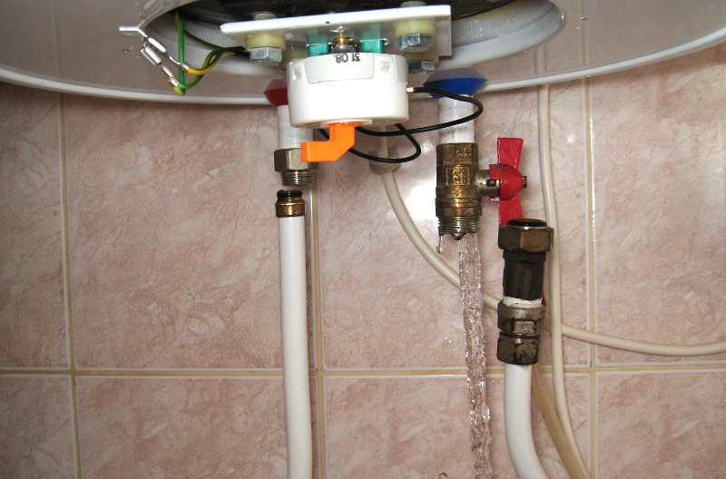 Слив воды из системы отопления в частном доме