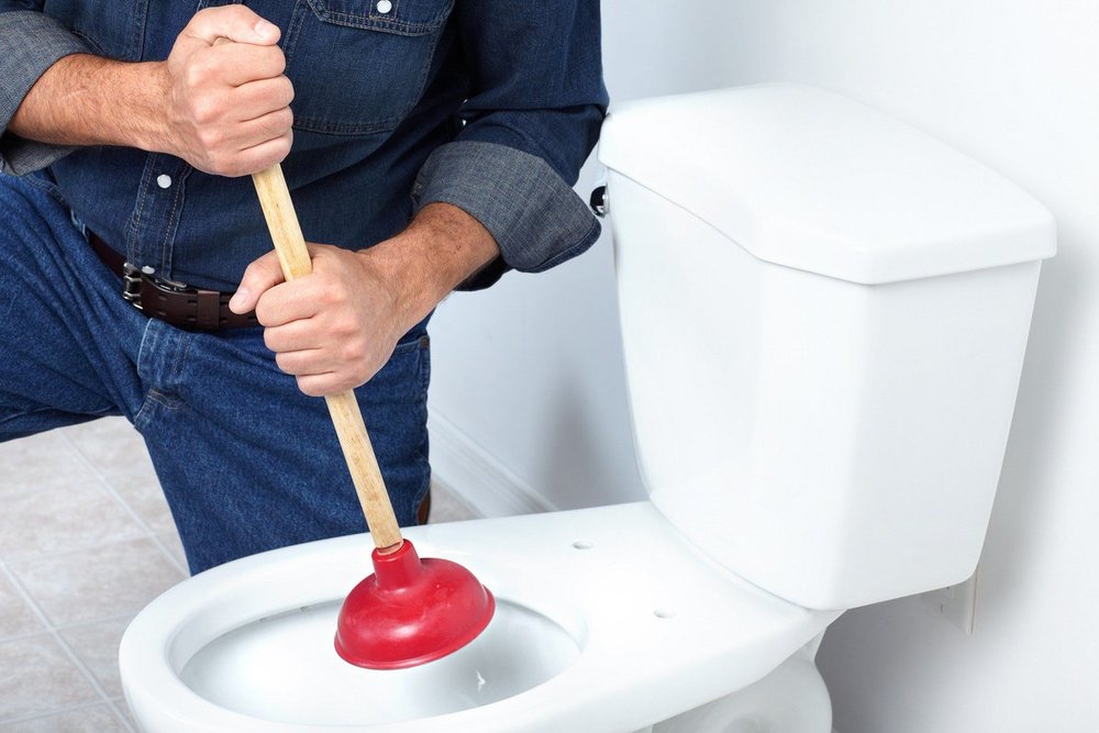 Причины запаха канализации в квартире в туалете: 7 основных проблем и их решения